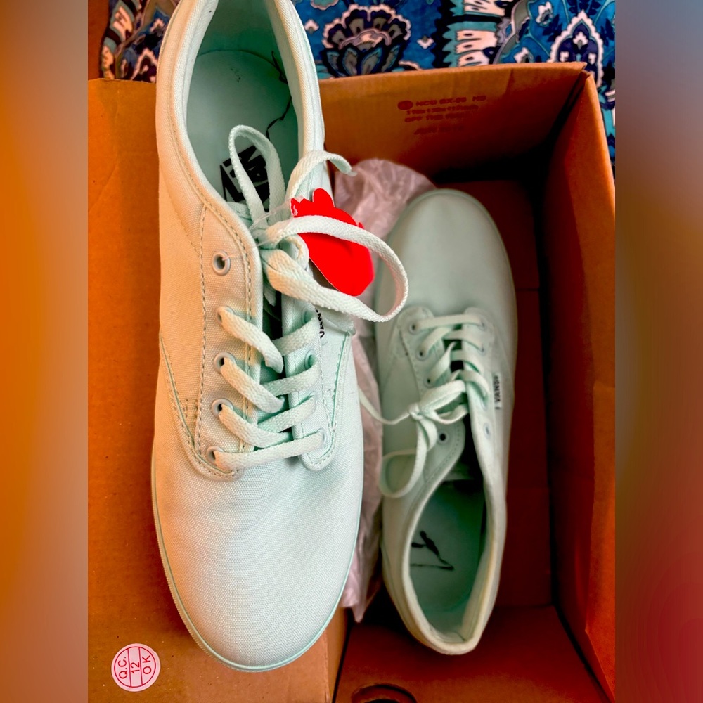 Low top mint green vans